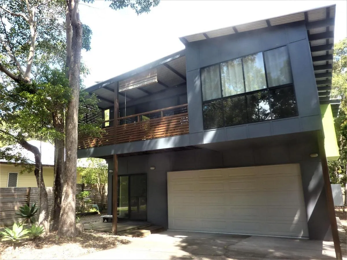 8 Belle Court Rainbow Shores Rainbow Beach Vakantiehuis